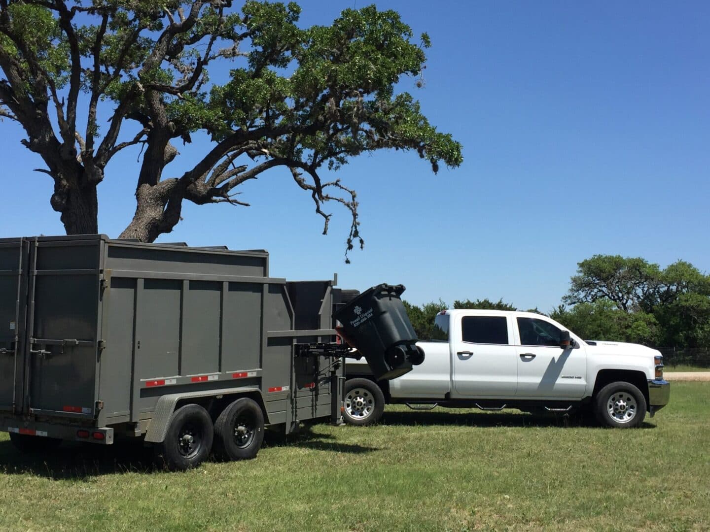 Junk removal truck serving Miami, FL — R&D Trash Disposal